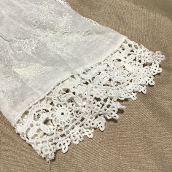 Zara Cream Embellished Blouse with Three-Quarter Sleeves - Picture 7 of 9